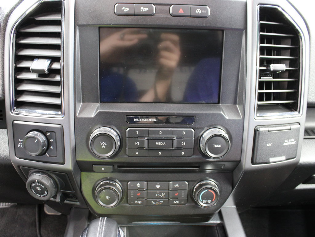 Used 2018 Ford F150 XLT w/ Equipment Group 302A Luxury AWD/4WD image 16