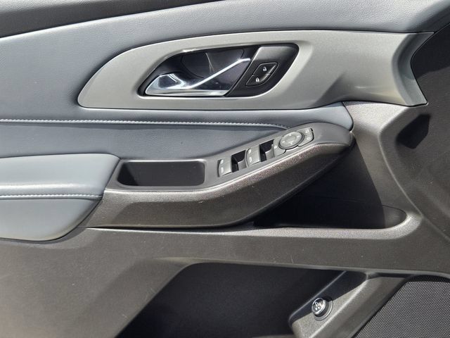Used 2021 Chevrolet Traverse LT FWD image 23