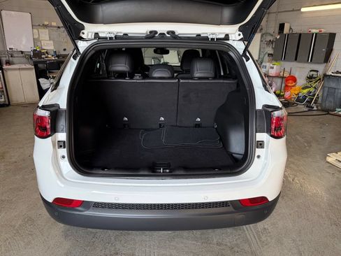 Used 2024 Jeep Compass Limited AWD/4WD image 29