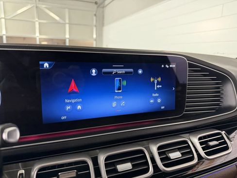 Used 2025 Mercedes-Benz GLS 450 4MATIC image 22