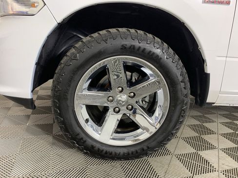 Used 2017 RAM 1500 Express w/ Express Value Package image 11