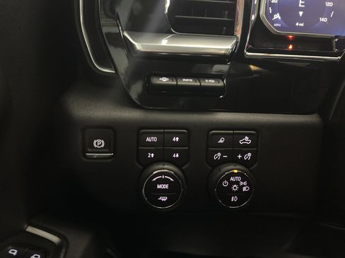 New 2026 Chevrolet Silverado 1500 LTZ w/ Technology Package AWD/4WD image 33