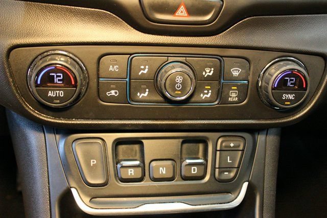 Used 2019 GMC Terrain SLE w/ Driver Convenience Package AWD/4WD image 27