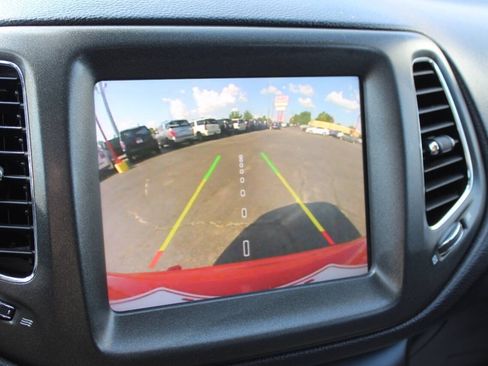 Used 2021 Jeep Compass Trailhawk AWD/4WD image 19