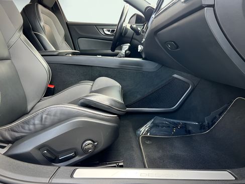 Used 2020 Volvo S60 T5 R-Design FWD image 31