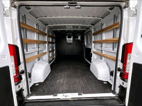 Used 2025 RAM ProMaster 2500 w/ U-Haul Equipment Group FWD image 24