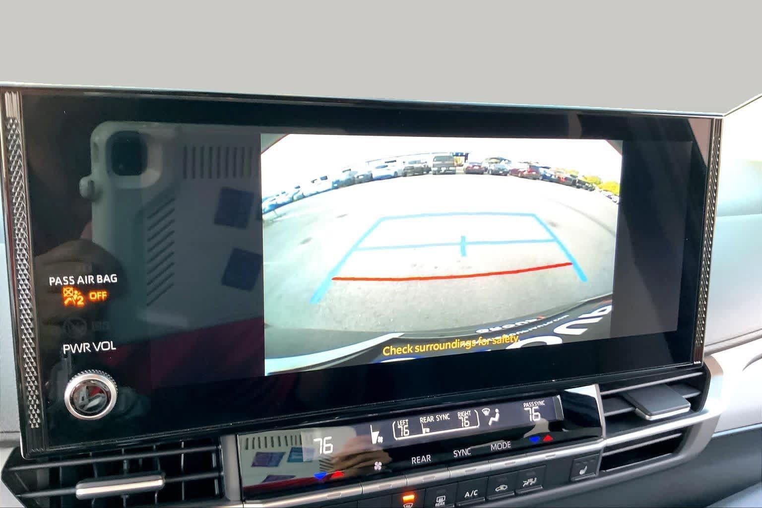 Used 2025 Toyota Sienna XLE FWD image 27