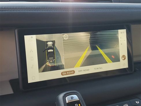 Used 2021 Land Rover Defender 110 X-Dynamic HSE image 31