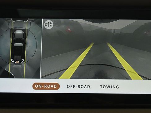 Used 2020 Land Rover Defender 110 HSE image 16