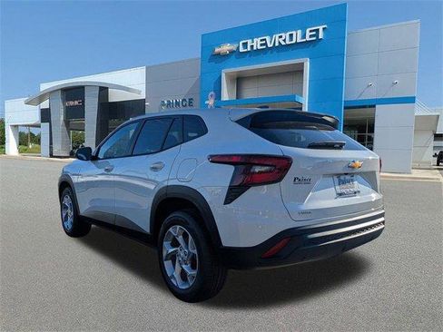 New 2026 Chevrolet Trax LS w/ LS Convenience Package image 7