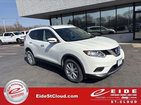 Used 2016 Nissan Rogue SV w/ SV Premium Package image 1