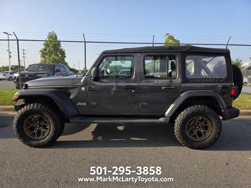 Used 2018 Jeep Wrangler Unlimited Sport AWD/4WD image 7