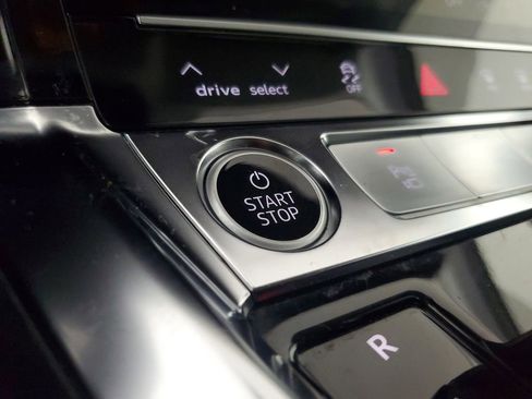 Certified 2023 Audi e-tron Premium Plus image 32