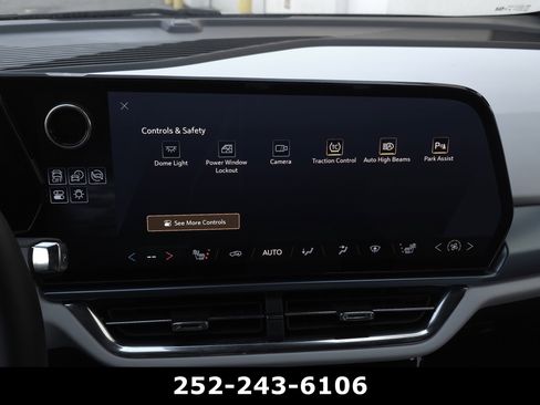 Used 2025 Chevrolet Equinox EV LT image 17