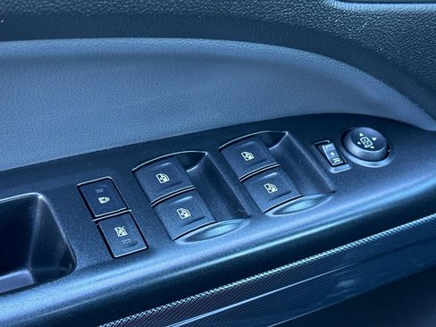 Used 2015 Chevrolet Colorado Z71 image 12