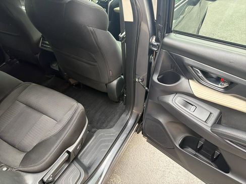 Used 2022 Subaru Ascent Premium w/ Convenience Package AWD/4WD image 23
