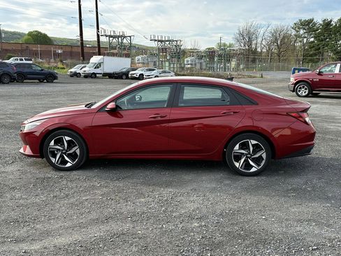 Used 2023 Hyundai Elantra SEL w/ Convenience Package image 5