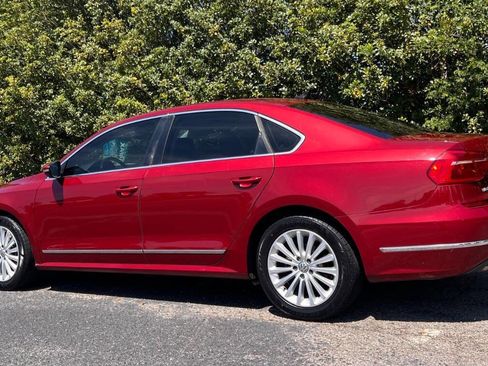 Used 2016 Volkswagen Passat 1.8T SE FWD image 5