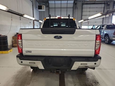 Used 2022 Ford F250 XL w/ Power Equipment Group AWD/4WD image 5
