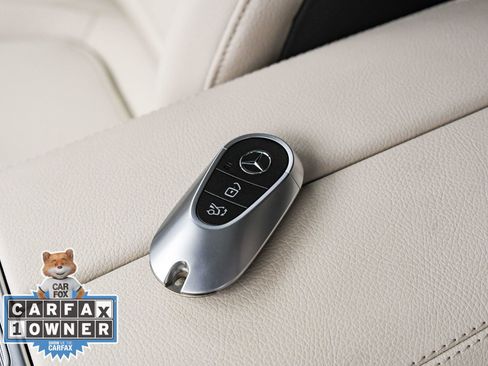 Used 2025 Mercedes-Benz GLC 300 4MATIC image 21