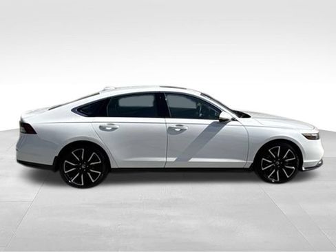 Used 2025 Honda Accord Touring image 8