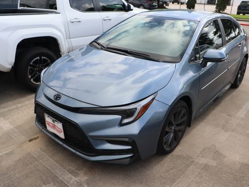 Certified 2026 Toyota Corolla SE FWD image 4