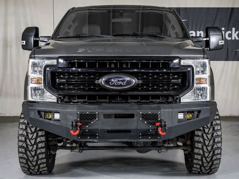 Used 2020 Ford F250 XLT image 3