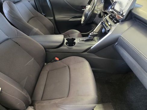 Used 2021 Toyota Venza LE w/ Carpet Mat Package (TMS) AWD/4WD image 16