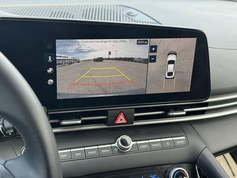 Used 2024 Hyundai Elantra Limited FWD image 25