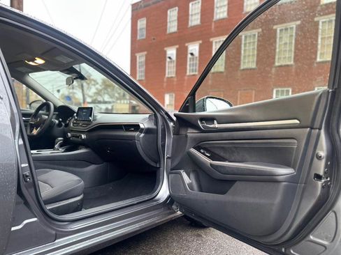 Used 2021 Nissan Altima 2.5 SV FWD image 15