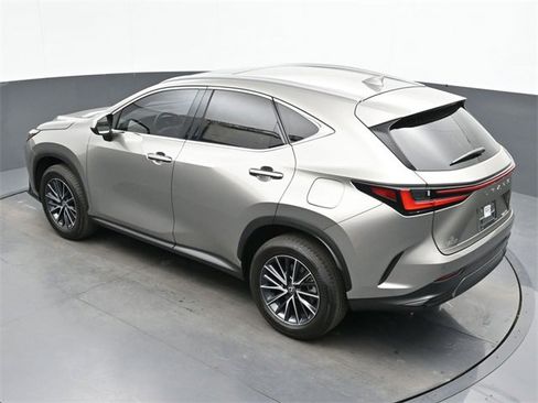 Used 2025 Lexus NX 250 FWD w/ Premium Package image 22