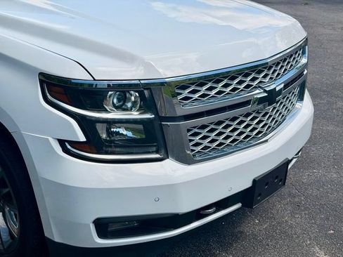 Used 2019 Chevrolet Tahoe LT w/ LT Signature Package RWD image 14