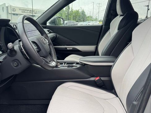 Used 2025 Lexus TX 500h AWD w/ Technology Package image 8