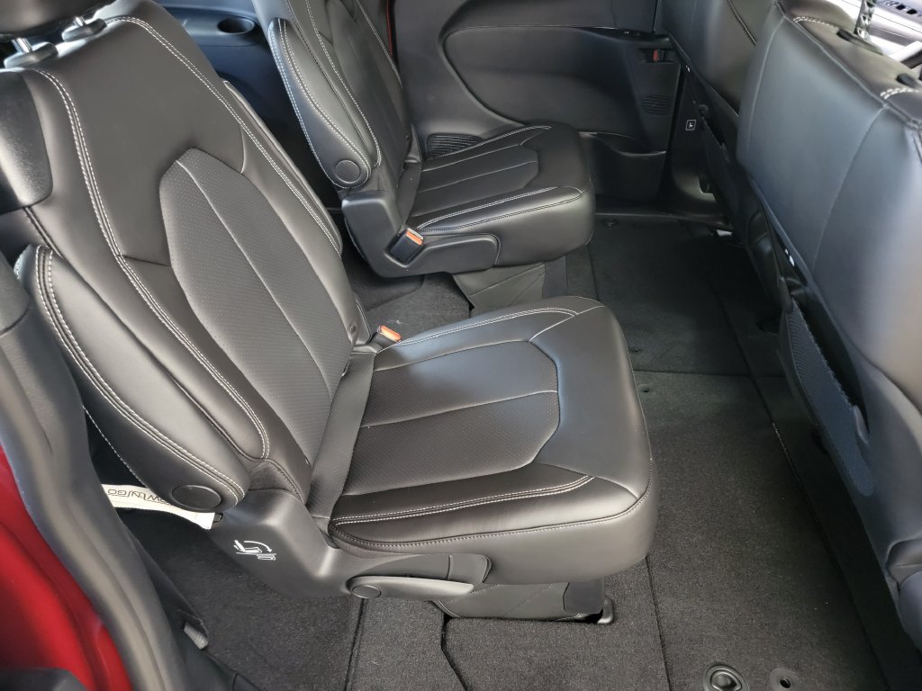 New 2026 Chrysler Pacifica Select FWD image 15