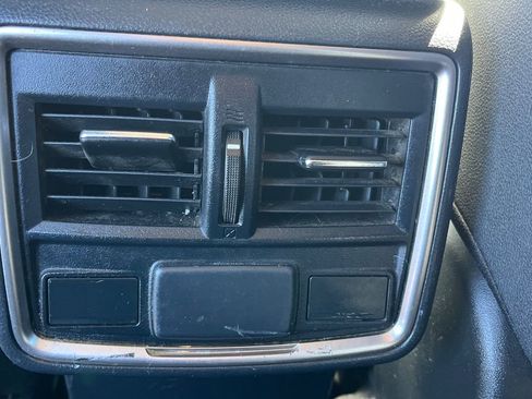 Used 2019 Subaru Forester Premium w/ All-Weather Package image 19