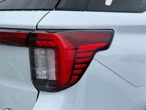Used 2025 Ford Explorer Platinum w/ LUX Leather Package image 7