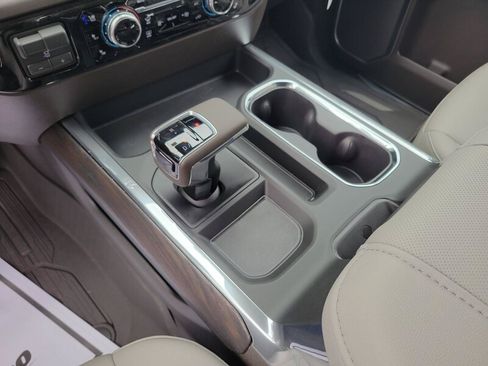 New 2026 GMC Sierra 1500 SLT AWD/4WD image 16