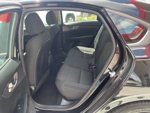 Used 2020 Kia Forte FE 4dr Sedan 6M image 14