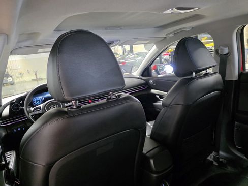 Certified 2025 Hyundai Elantra Limited image 15