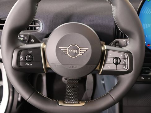 New 2026 MINI Cooper 4-Door Hardtop FWD image 3