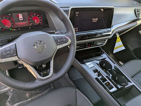 New 2026 Volkswagen Atlas Cross Sport SEL Premium R-Line image 15