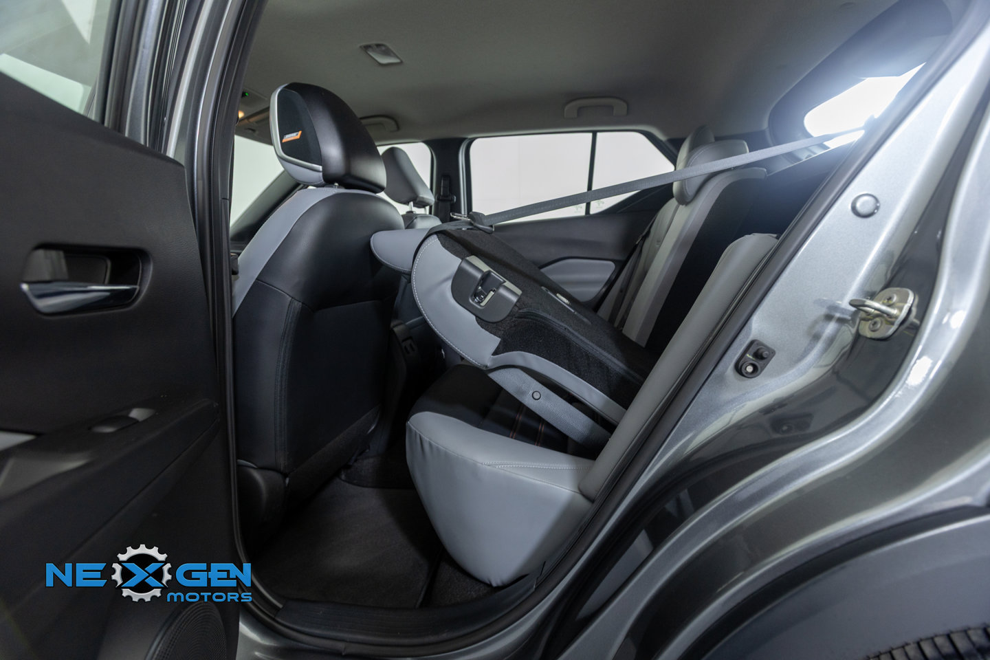Used 2024 Nissan Kicks SR w/ SR Premium Package FWD image 30