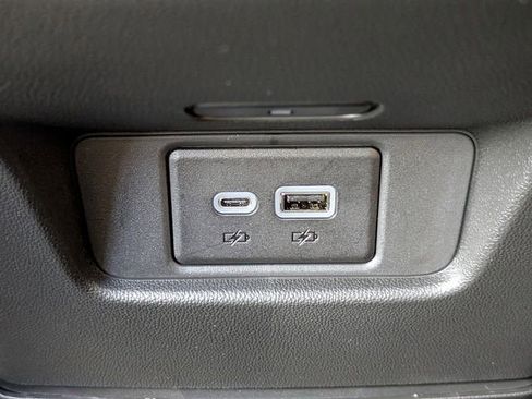 New 2025 Cadillac XT6 Luxury image 15