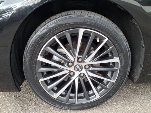 Used 2024 Lexus ES 350 w/ Premium Package image 19