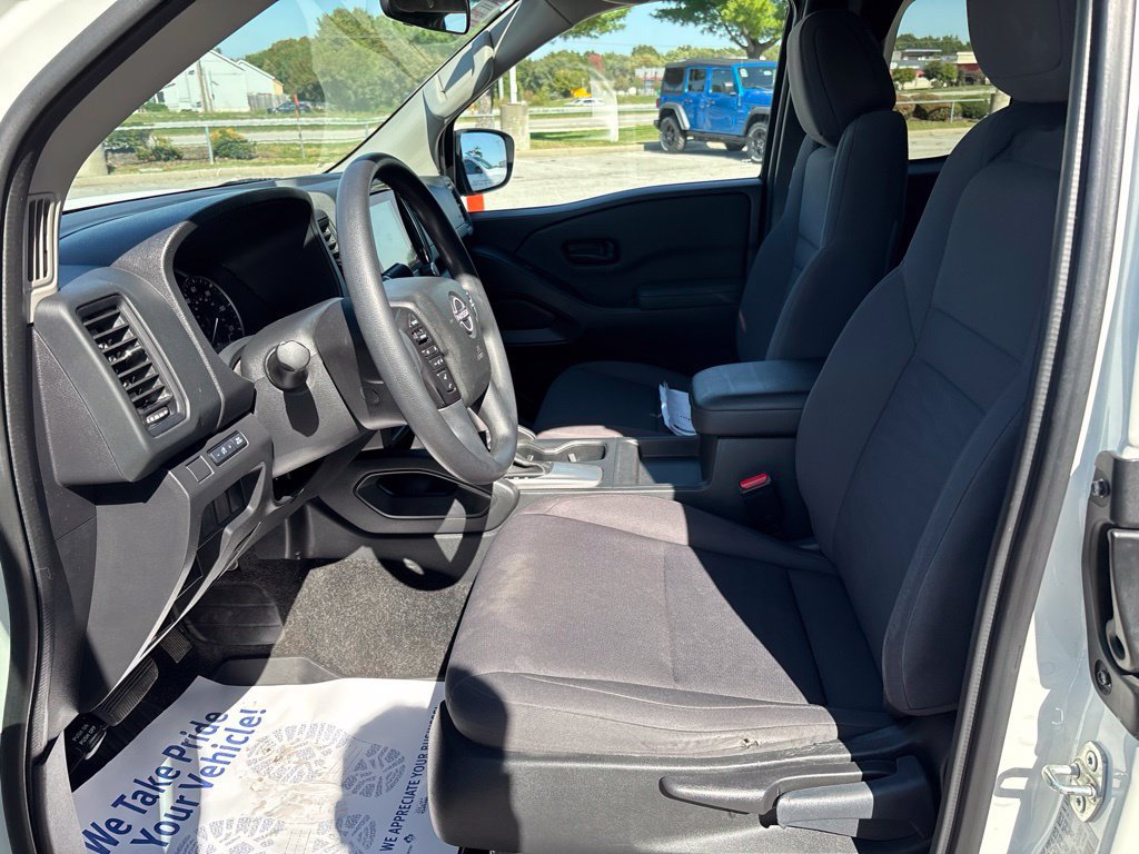 Used 2024 Nissan Frontier S RWD image 23