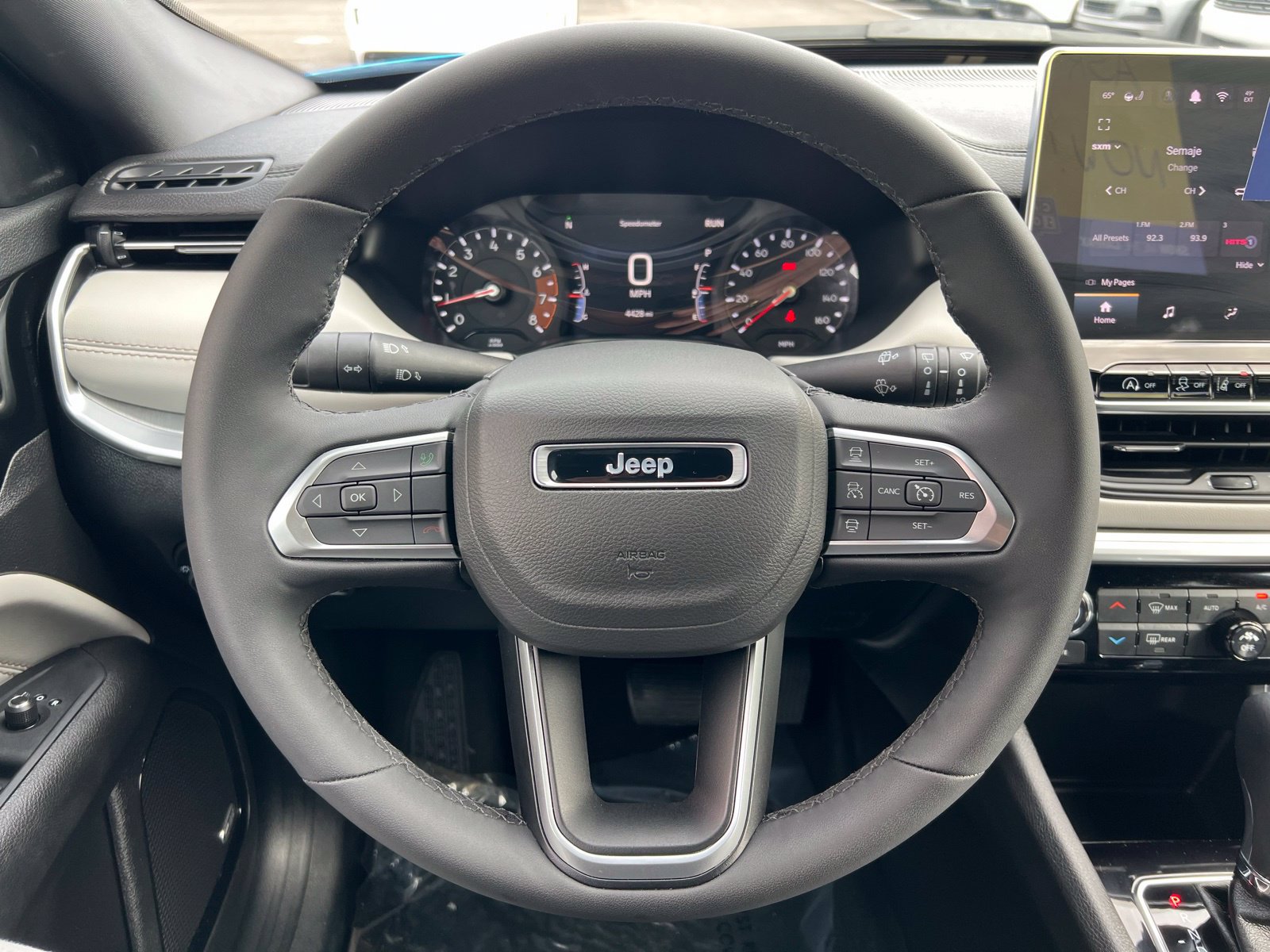 Used 2025 Jeep Compass Limited AWD/4WD image 27