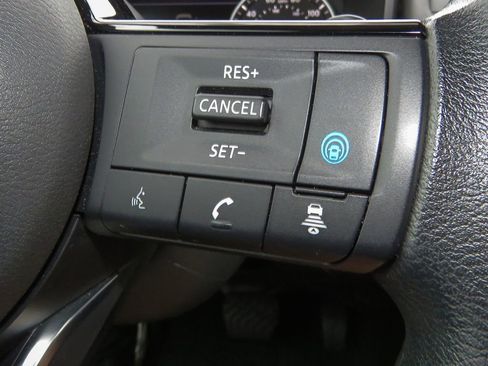 Certified 2023 Nissan Rogue SV image 18