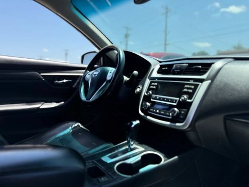 Used 2018 Nissan Altima 2.5 SL FWD image 21