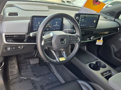 Used 2025 Honda Prologue Touring image 10