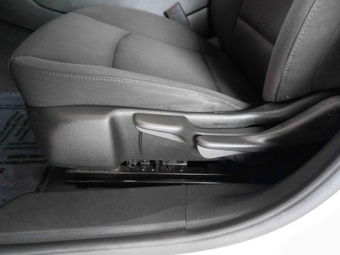 Used 2020 Chevrolet Malibu LS FWD image 12